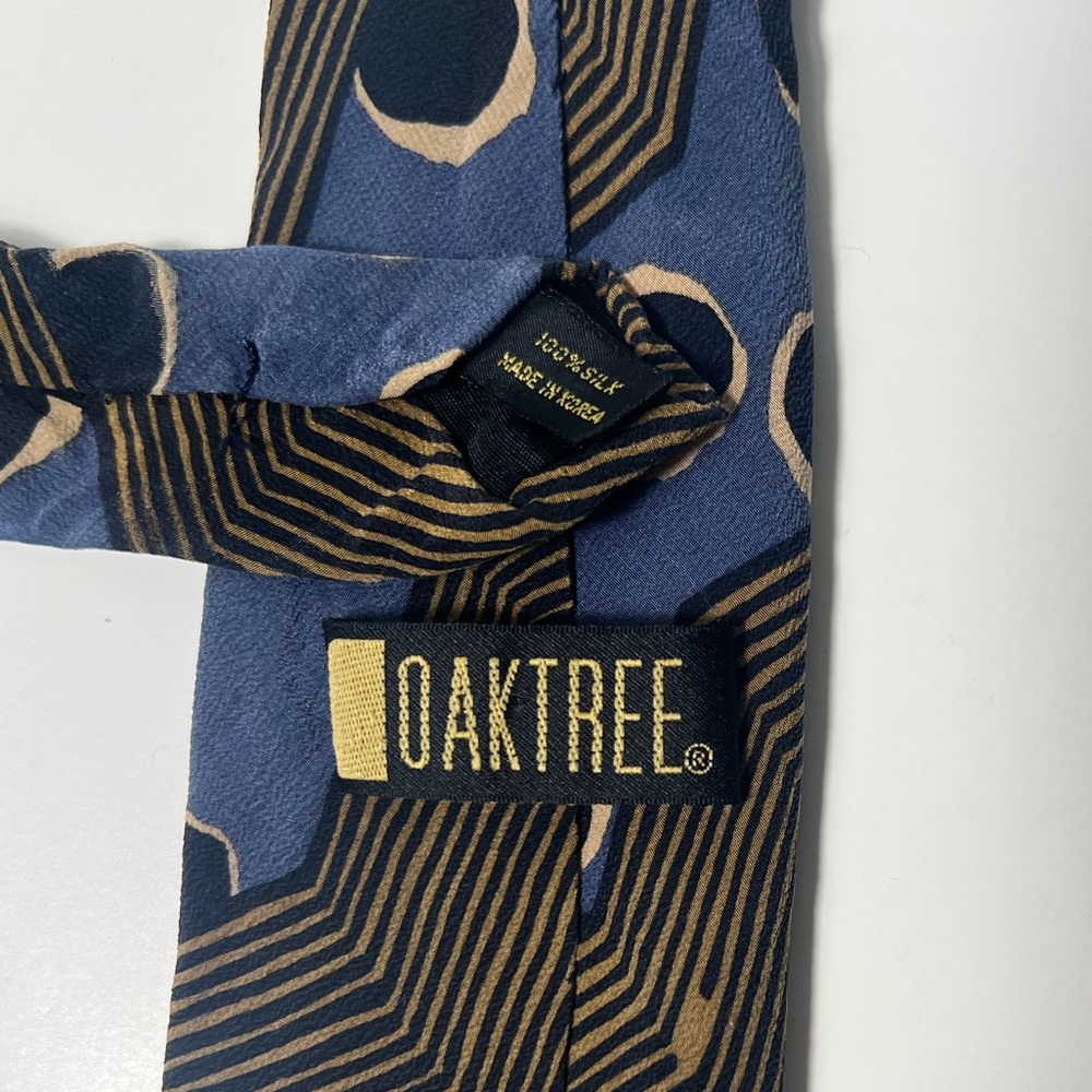 Oaktree Abstract Geometric Zigzag Pattern Retro V… - image 6